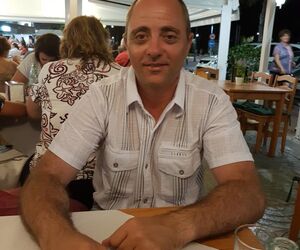 Andoni